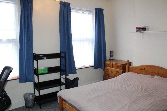 Hood St Bedroom 1.Jpg