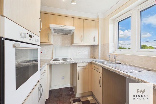 42, Conrad Court, Stanford Le Hope photo 3