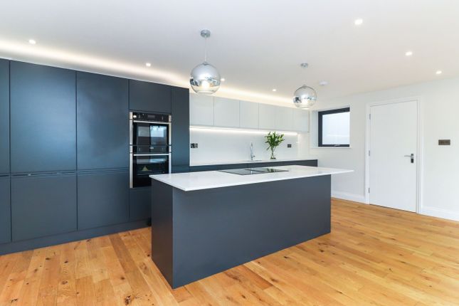 Flat 4, Lower Road, Gerrards Cross photo 3