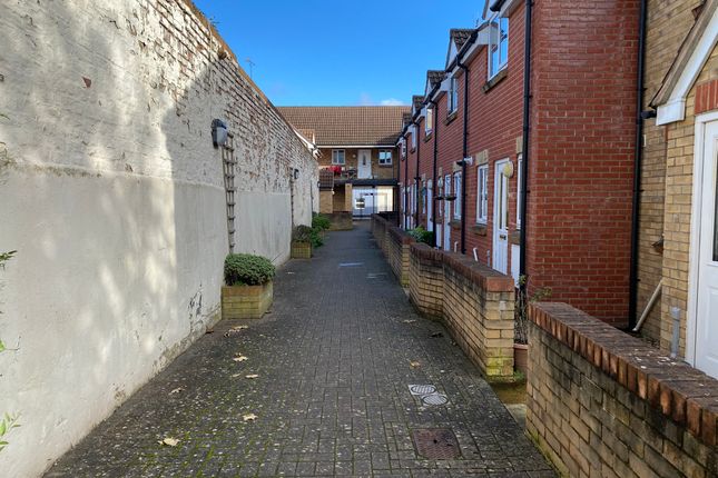 11 Inkerman Court,, South Street, Somerset photo 5
