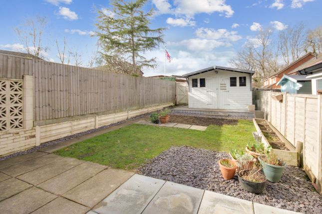 43, Woodbury Avenue, East Grinstead photo 2