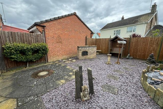 Bungalow to rent in Piccadilly Way, Morton, Bourne