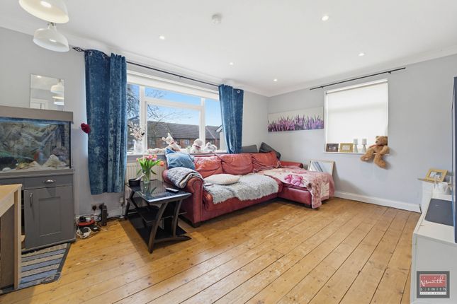 29, Diamedes Avenue, Stanwell photo 2