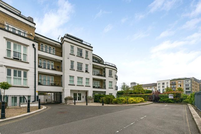 Flat for sale in Greensward House, Imperial Crescent, Imperial Wharf, Fulham, London