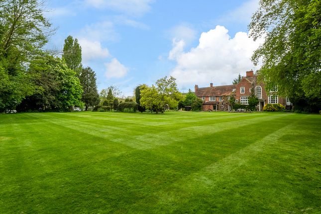 Country house for sale in Henley Bridge, Henley-On-Thames