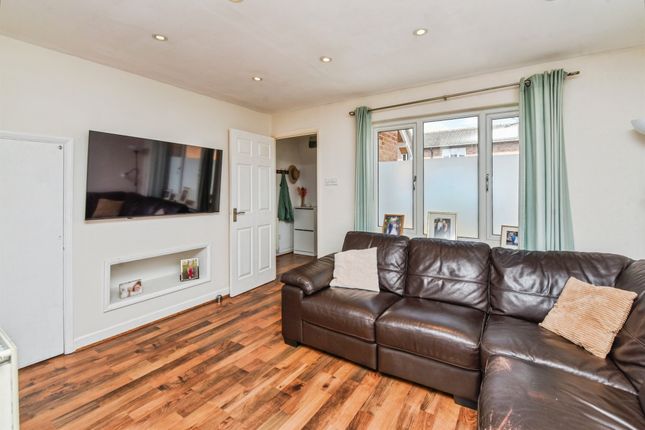 9, Ludlow Close, Westbury photo 4