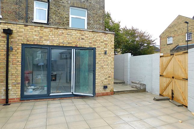 Brook Road South, Brentford photo 5