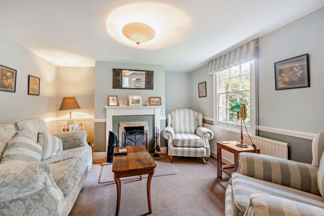 2 Holmwood Park Farm Cottages,, Mill Lane, Dorking photo 4