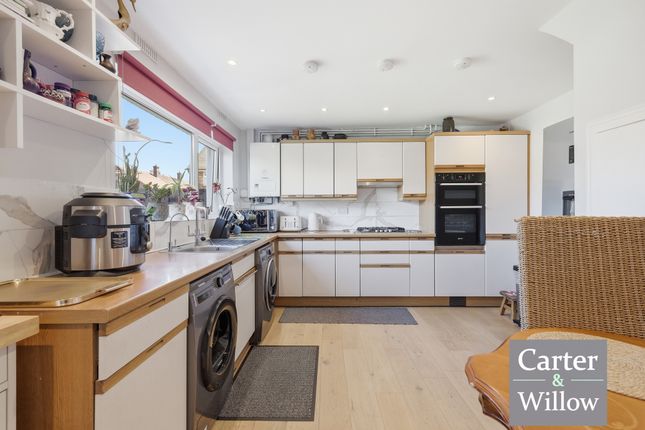 4, Kingsley Close, Dagenham photo 4