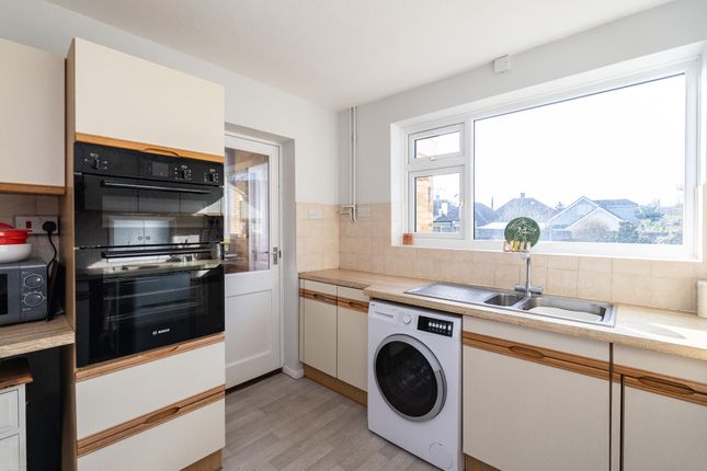 22a, Hillside Gardens, Betchworth photo 3