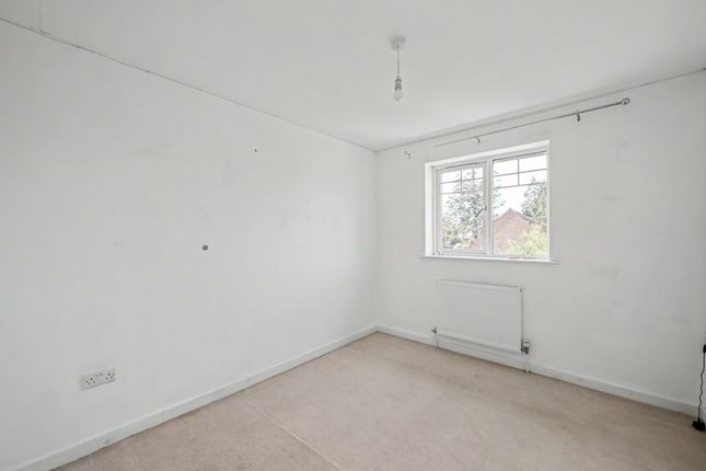 12, Tyle Road, Reading photo 4