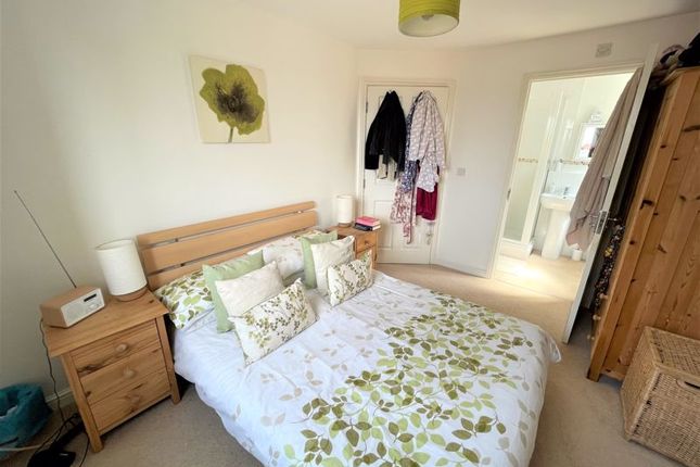 Flat for sale in Bloomfield Terrace, Linden, Gloucester