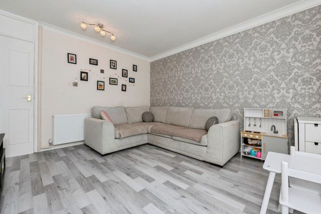 72, Ebbsfleet Walk, Gravesend photo 4