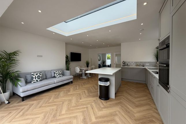 37, Henver Road, Newquay photo 2