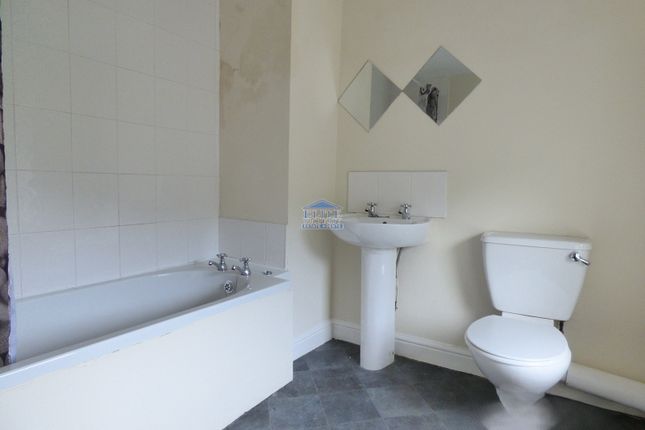 33, Commercial Street, Nantymoel photo 3