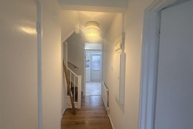 Mottisfont Road, London photo 5