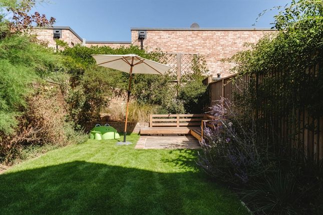 131, Clifden Road, London photo 4