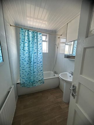 17, Faircross Mansions, Barking photo 5