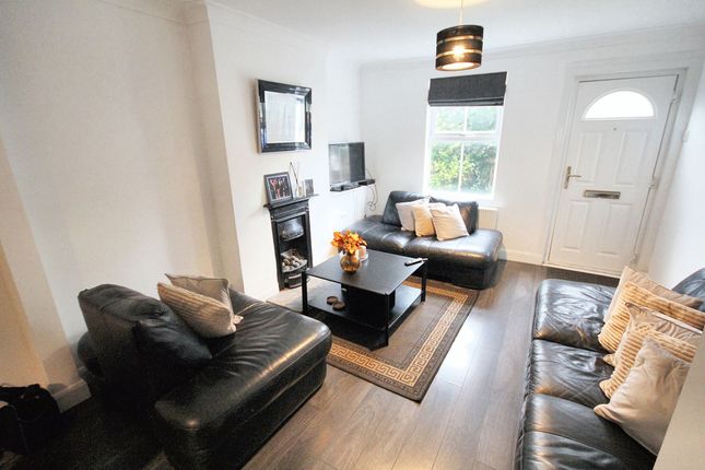 18 Pole Hill Road, Uxbridge photo 2