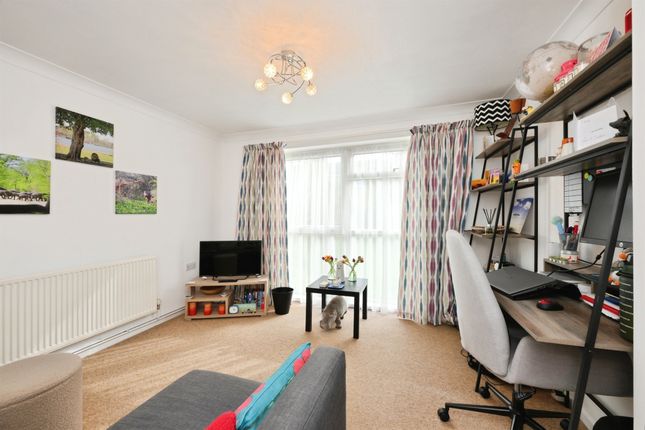 29, Grove Meadow, Welwyn Garden City photo 4