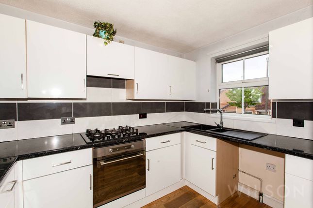 8 Kingfisher Court, Chesterfield photo 2