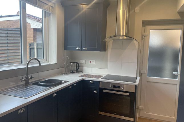 Oakcroft Avenue, Leicester photo 5