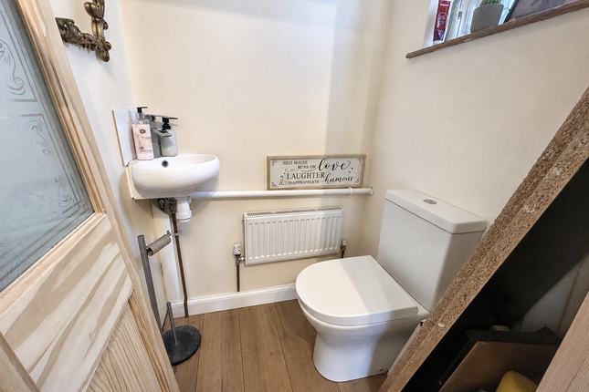 87, Orchard Avenue, Hockley photo 3