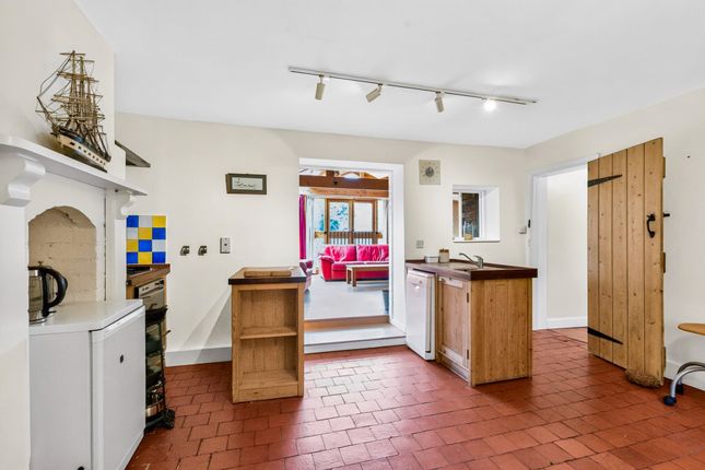 The Cottage, Chase Road, Malvern photo 4