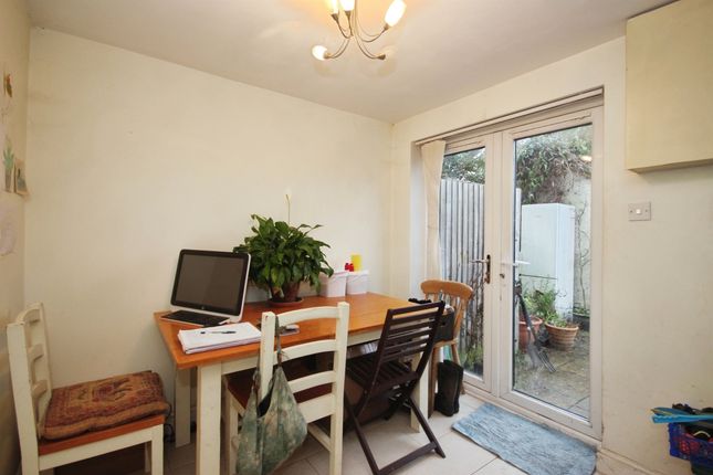 6, Mill Lane, Warwick photo 4