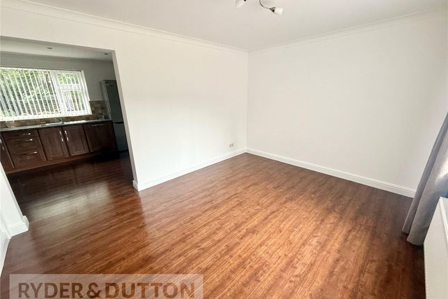 10, Hazel Grove, Oldham photo 2