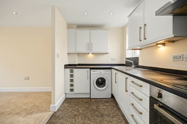 20, Bridge Court, The Causeway photo 2