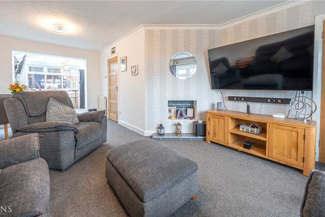 16, Hayes Road, Warwickshire photo 4