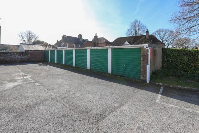 6 The Cedars, Park Road, Blandford Forum photo 2