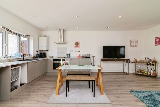 63, Dorket Drive, Nottingham photo 4