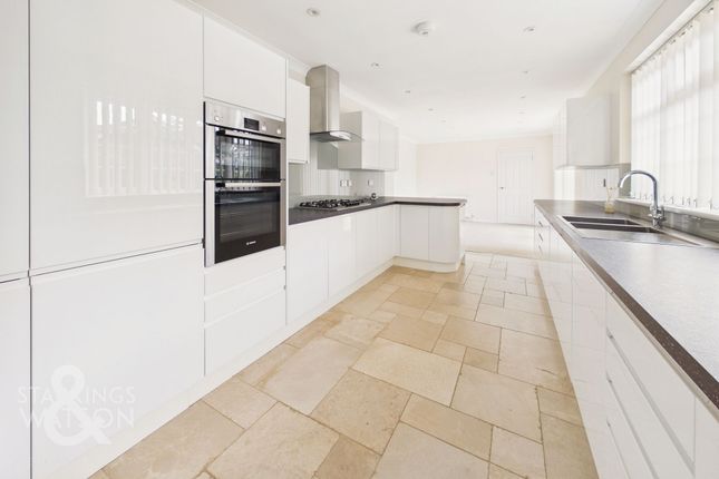 7 Carrs Hill Close, Norwich photo 3