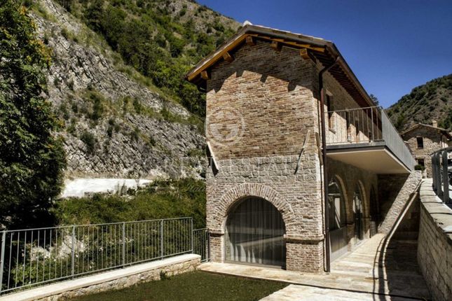Villa for sale in Gubbio, Perugia, Umbria