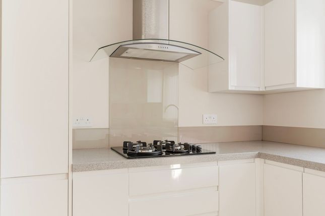 8 Meadow Close, Norwich photo 4