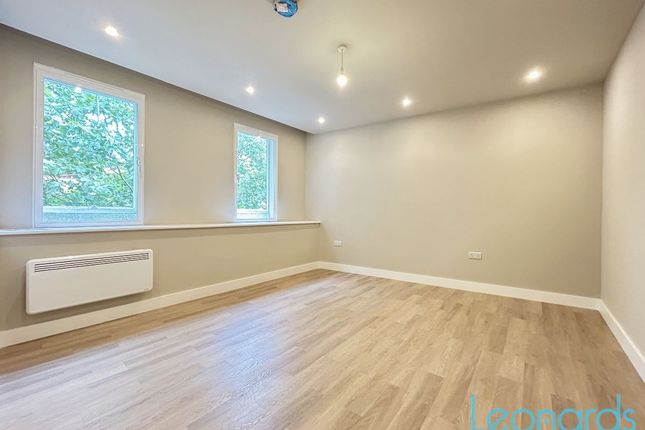 Flat 4, Croydon photo 3