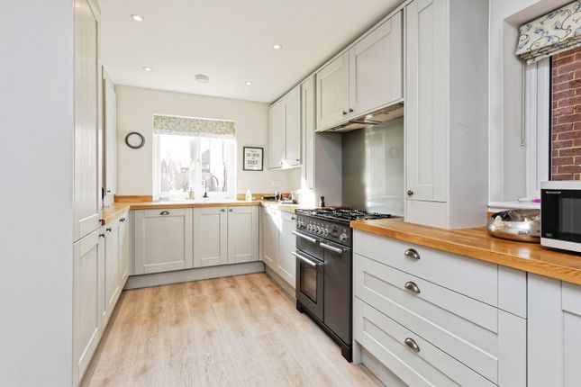 10, Wenderton Way, Canterbury photo 2