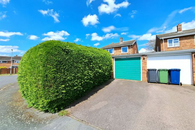 Link-detached house for sale in Birchmead, Gamlingay, Sandy