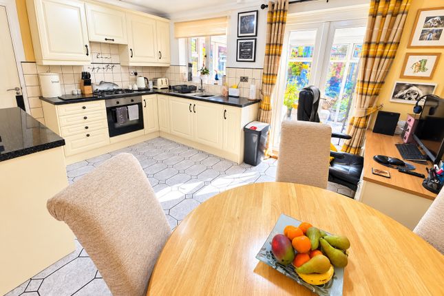 North View Drive, Brierley Hill photo 2