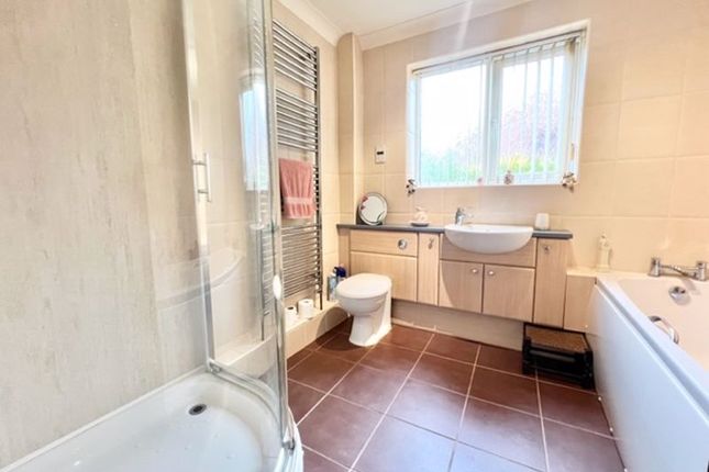 Flat for sale in Abbey Park Mews, Grimsby