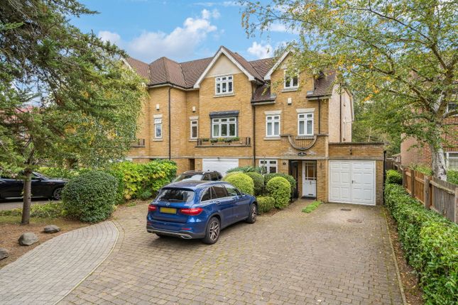 4-bed house on 4, Wildwood, Northwood, £900,000