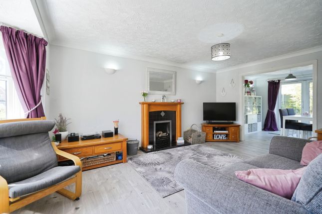 7, Haydock Close, Branston photo 2