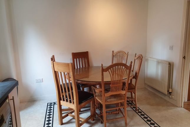 Town house to rent in Fleming Way, Exeter