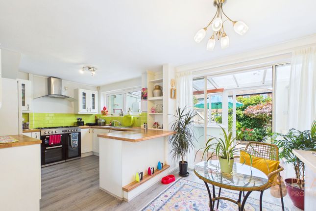 65 Norfolk Gardens, Littlehampton photo 3