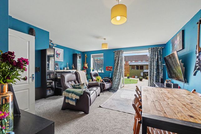 18, Helidor Walk, Sittingbourne photo 2