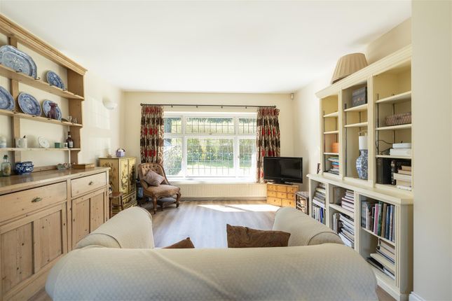 8, Moorland Road, Harpenden photo 2