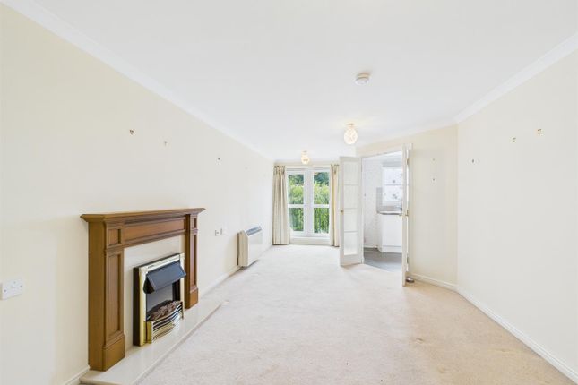 Flat 31, Ericht Court, Upper Mill Street, Blairgowrie photo 2