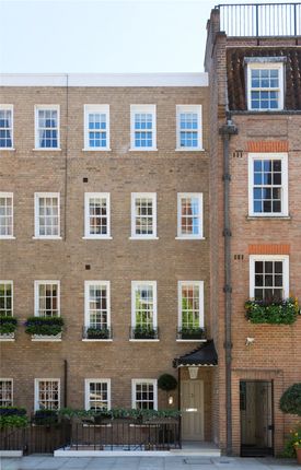 Thumbnail Property to rent in Farm Street, Mayfair, London